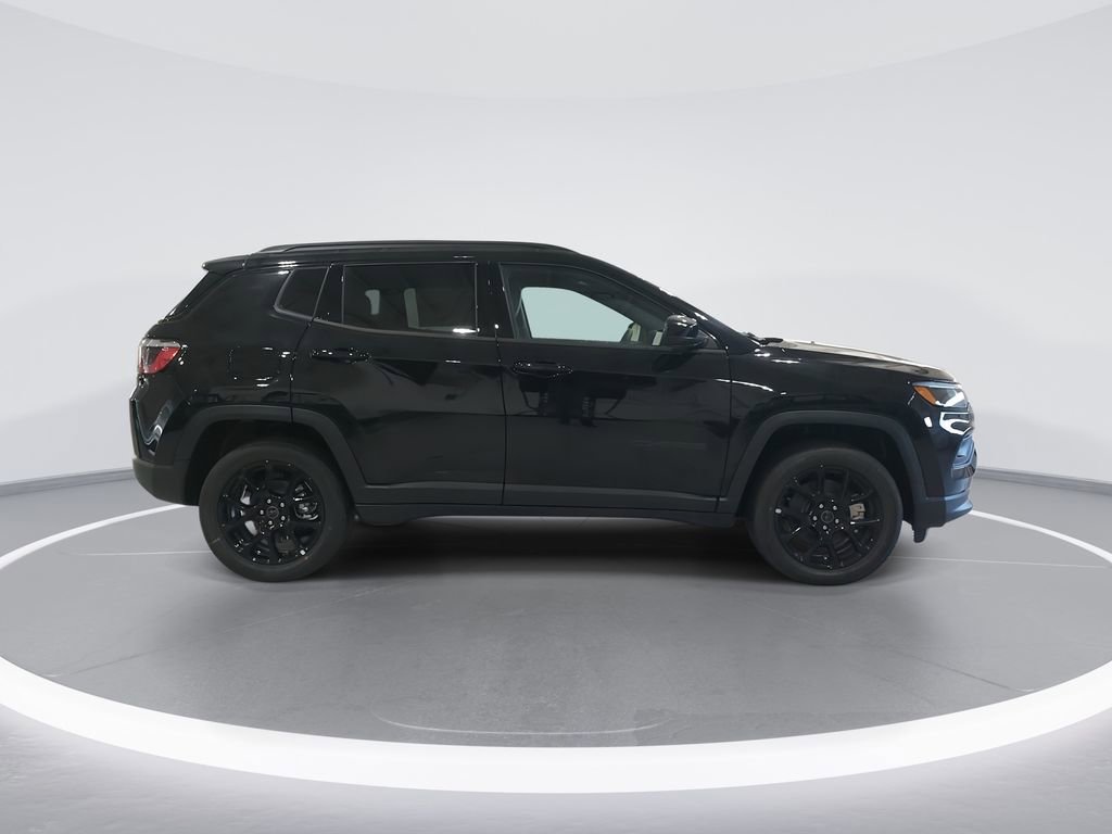 New 2026 Jeep Compass Latitude image 9