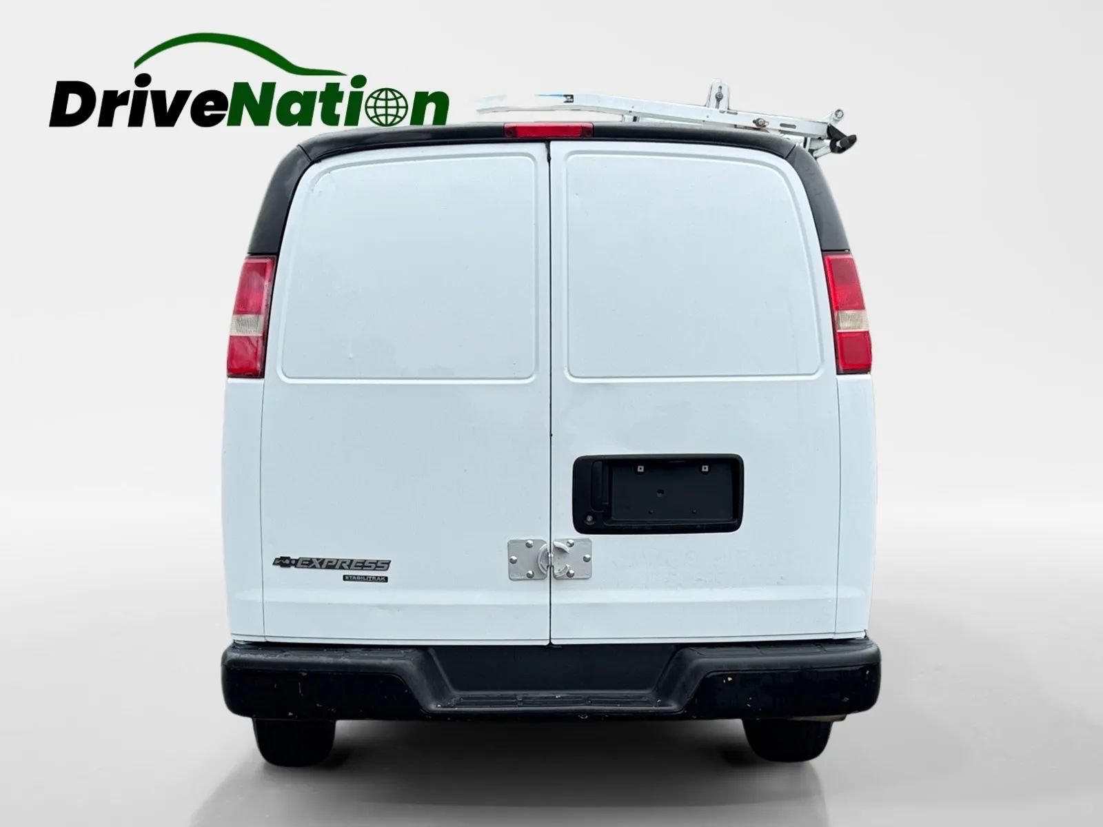 Used 2015 Chevrolet Express 3500 RWD image 6