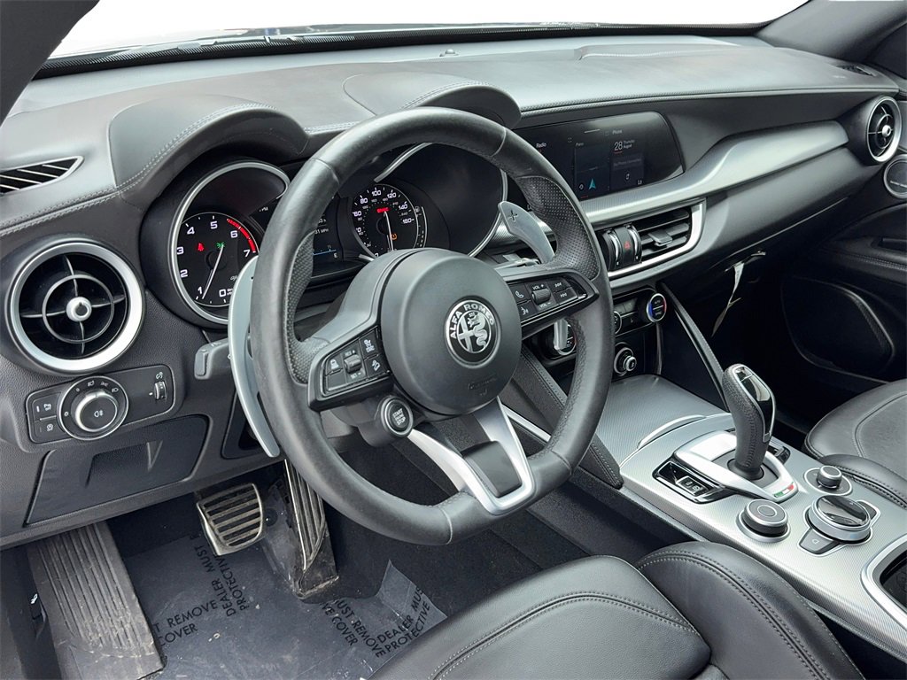 Used 2022 Alfa Romeo Stelvio Veloce image 14