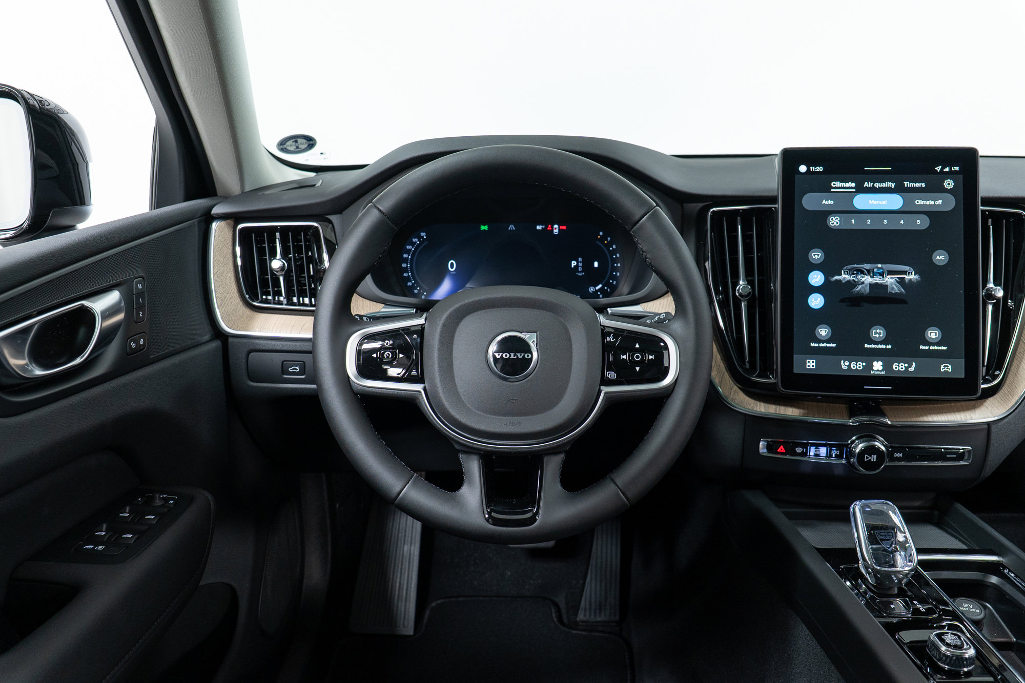 New 2026 Volvo XC60 B5 Plus w/ Protection Package Premier image 17