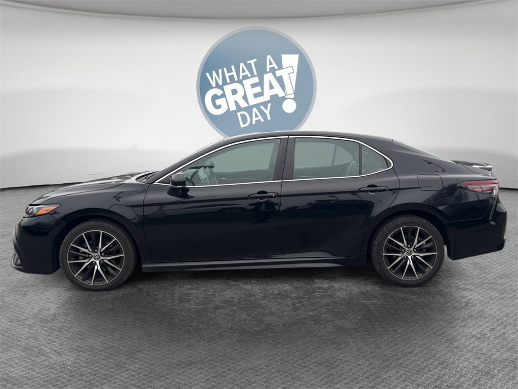 Used 2022 Toyota Camry SE image 7