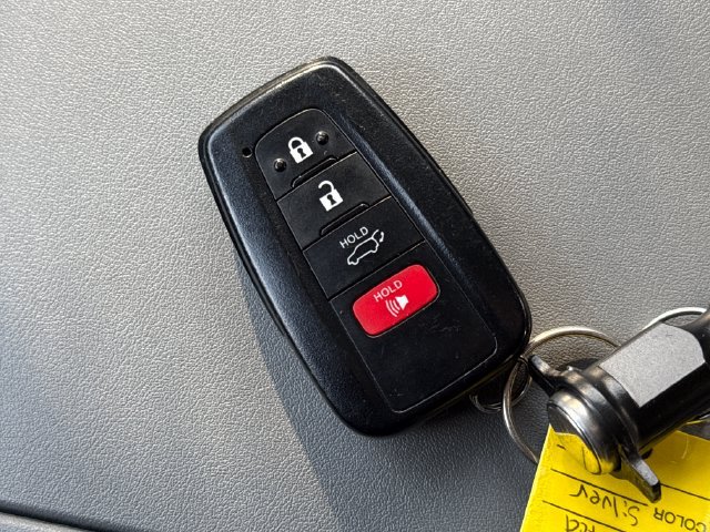 Used 2022 Toyota Highlander Limited AWD/4WD image 34