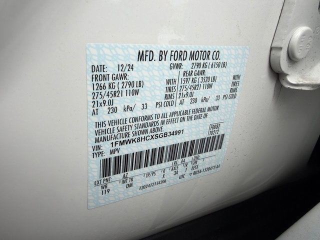 Used 2025 Ford Explorer Platinum w/ Ultimate Package AWD/4WD image 14
