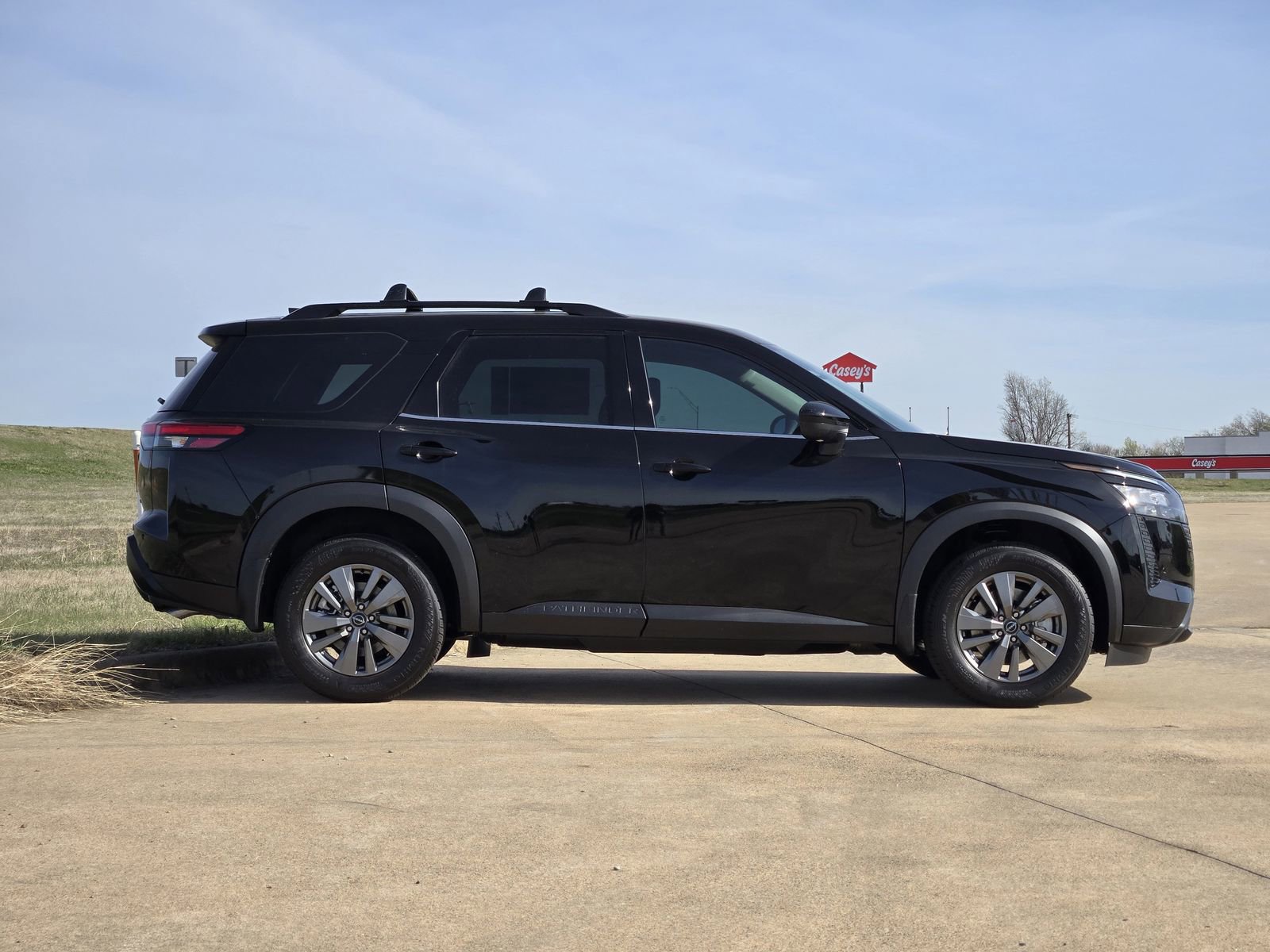 New 2026 Nissan Pathfinder SV image 7