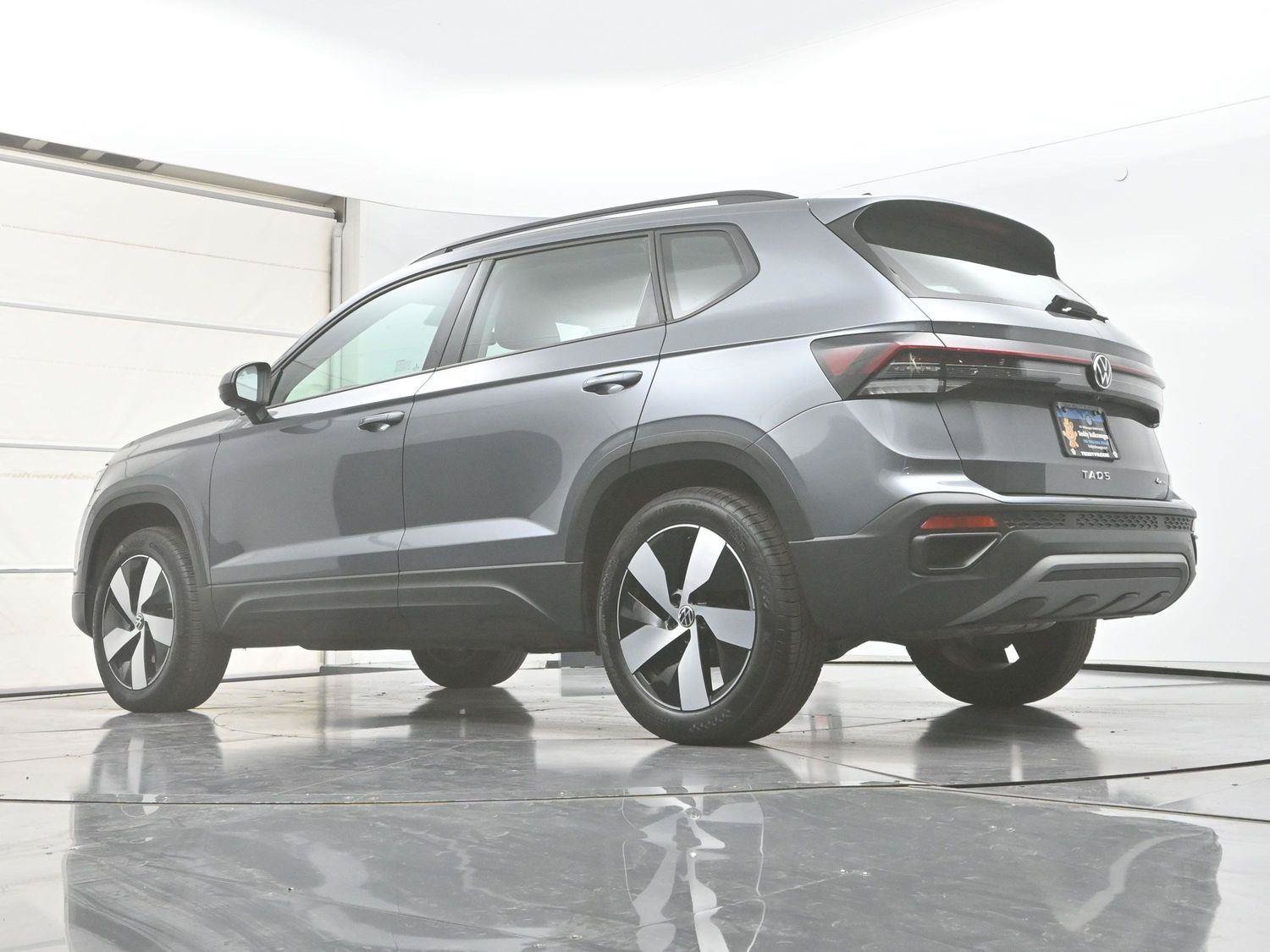 Certified 2025 Volkswagen Taos S AWD/4WD image 31