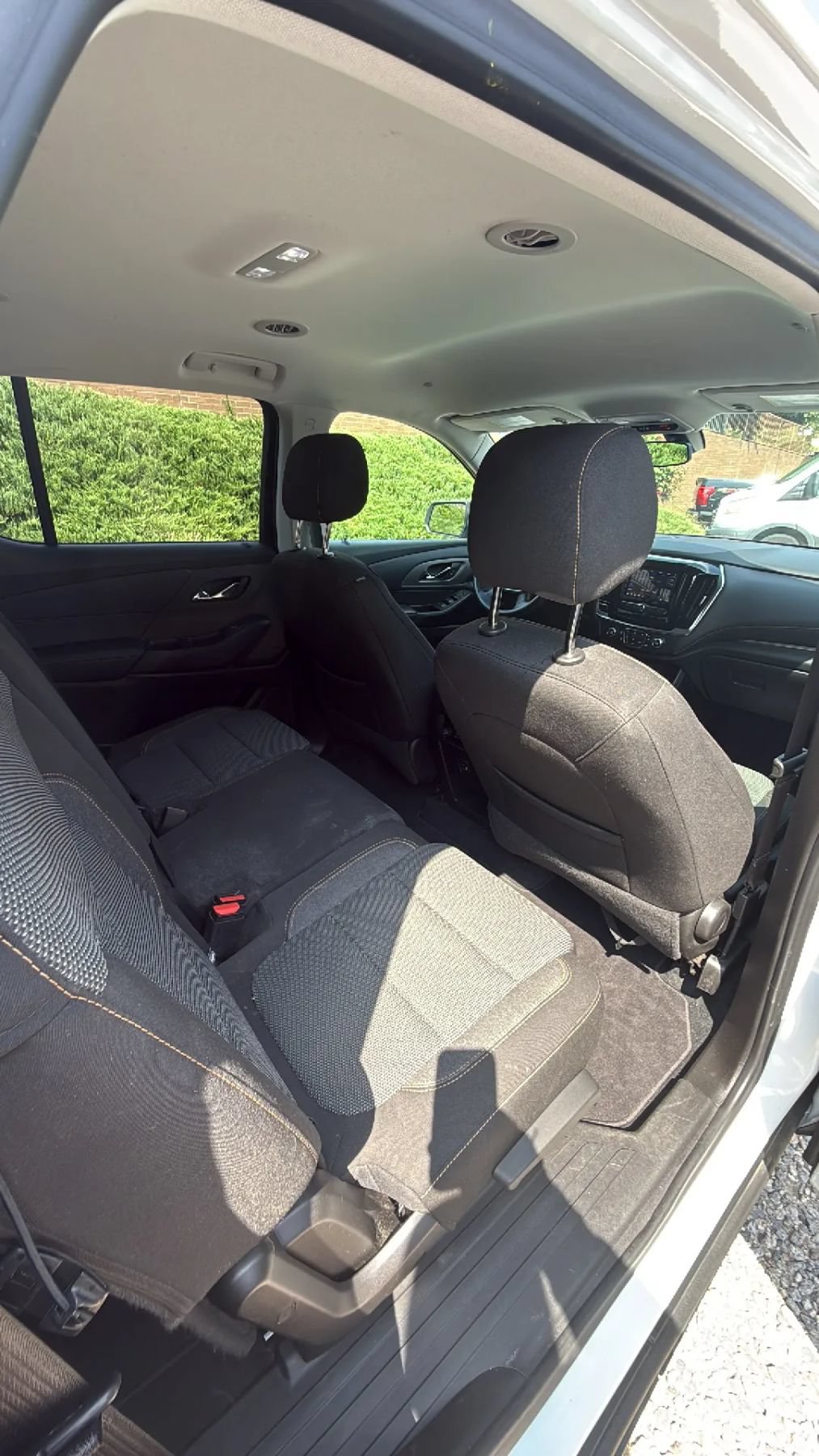 Used 2021 Chevrolet Traverse LS FWD image 30