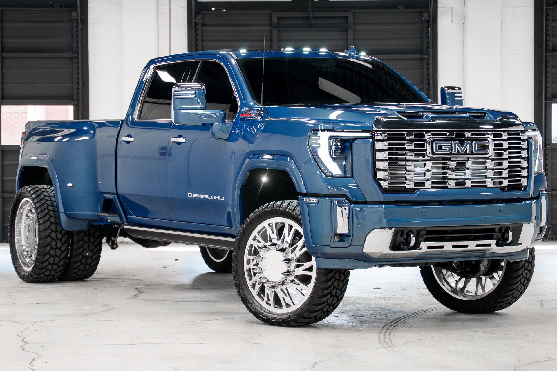 Used 2026 GMC Sierra 3500 Denali w/ Denali Reserve Package AWD/4WD image 4