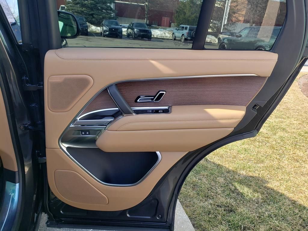 New 2026 Land Rover Range Rover SE image 16