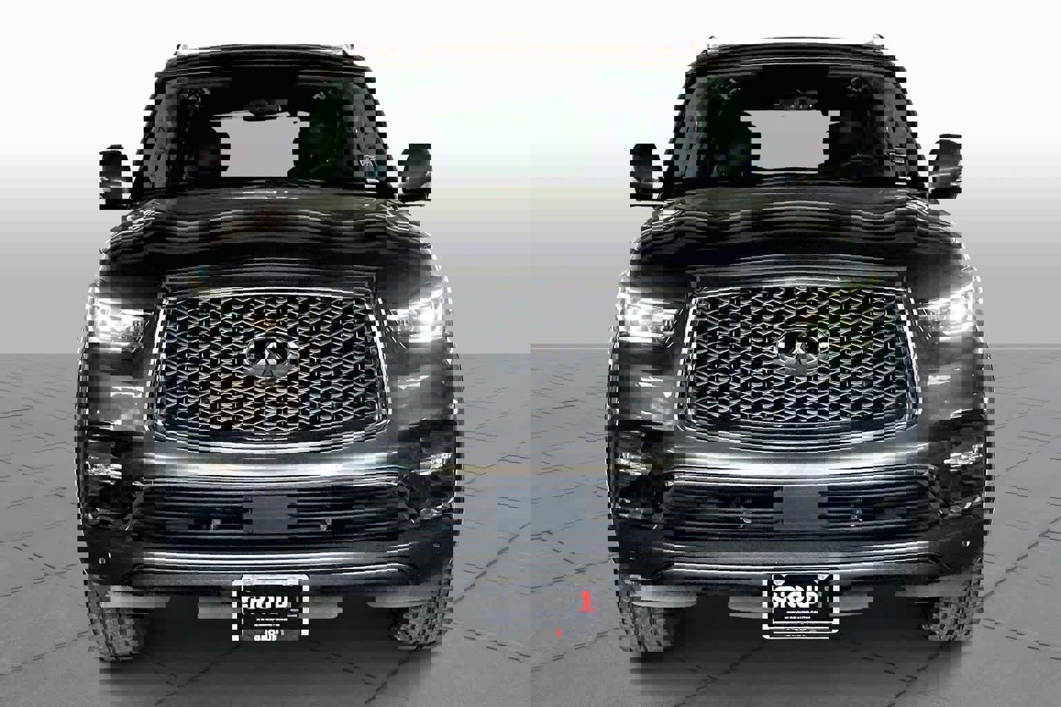 Used 2018 INFINITI QX80 4WD image 3