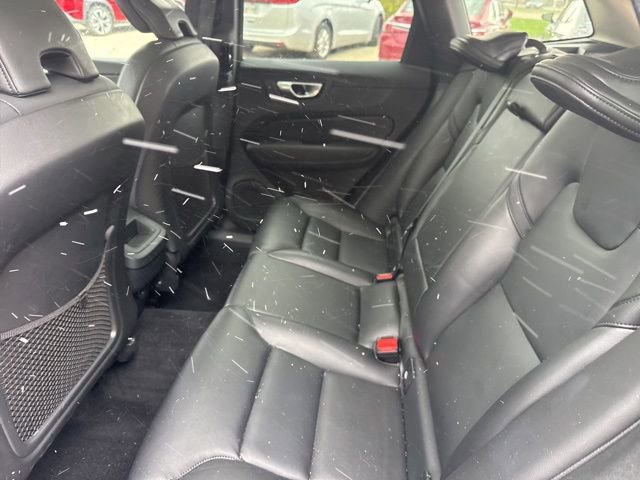 Used 2023 Volvo XC60 B5 Core image 31