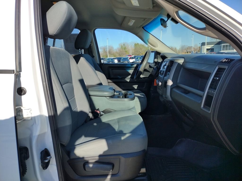 Used 2017 RAM 1500 ST w/ SXT Appearance Group image 8