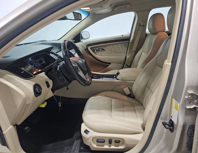Used 2018 Ford Taurus Limited w/ Driver Assist Package FWD image 5