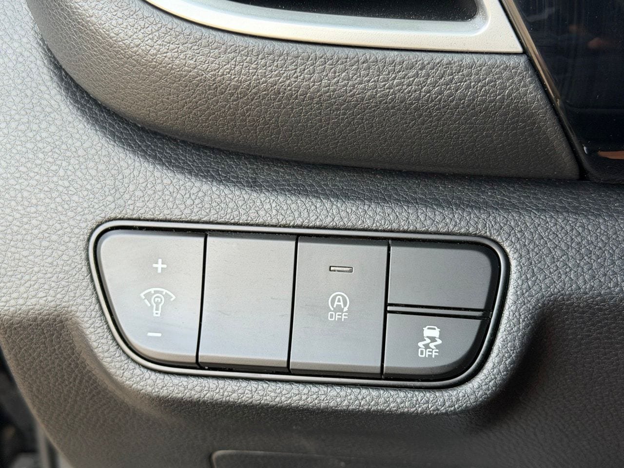 Used 2025 Kia Seltos S FWD image 18