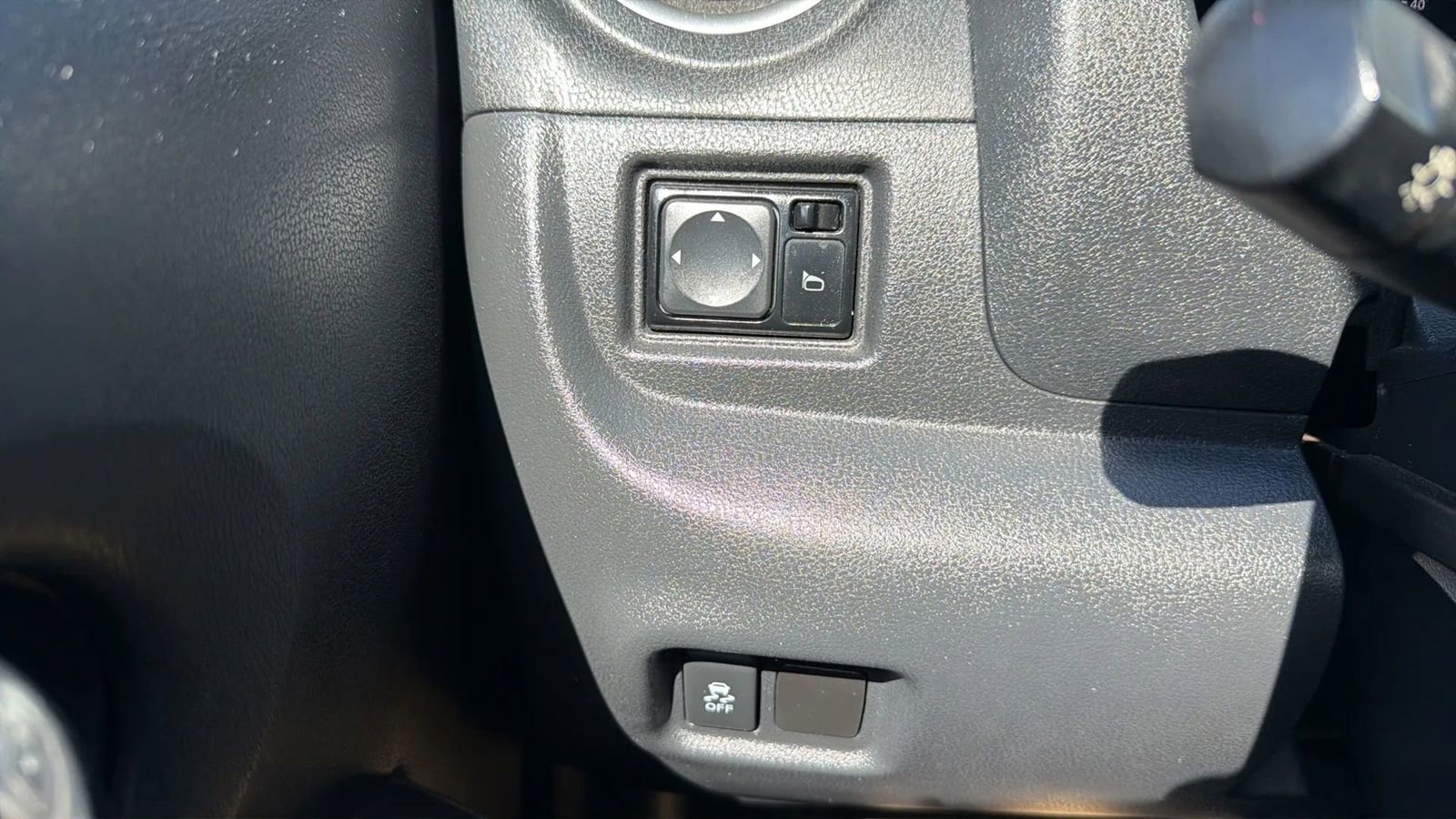 Used 2015 Nissan Versa Note SV FWD image 20