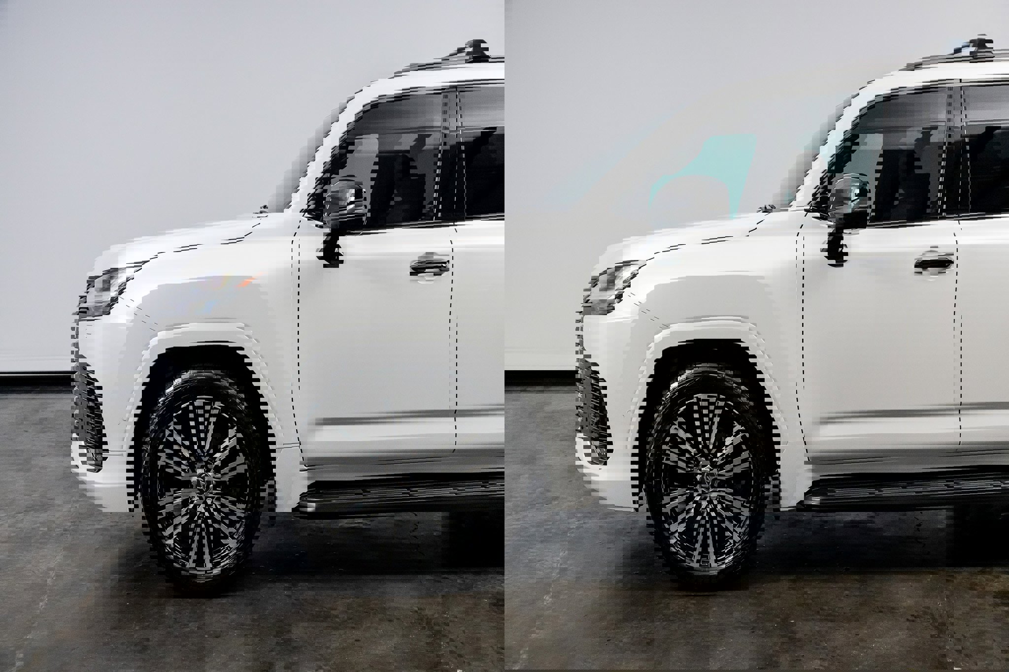 Used 2025 Lexus LX 700h Luxury image 11