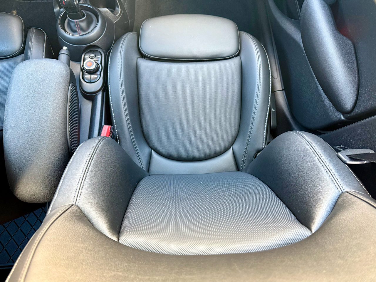 Used 2020 MINI Cooper S w/ Storage Package image 30