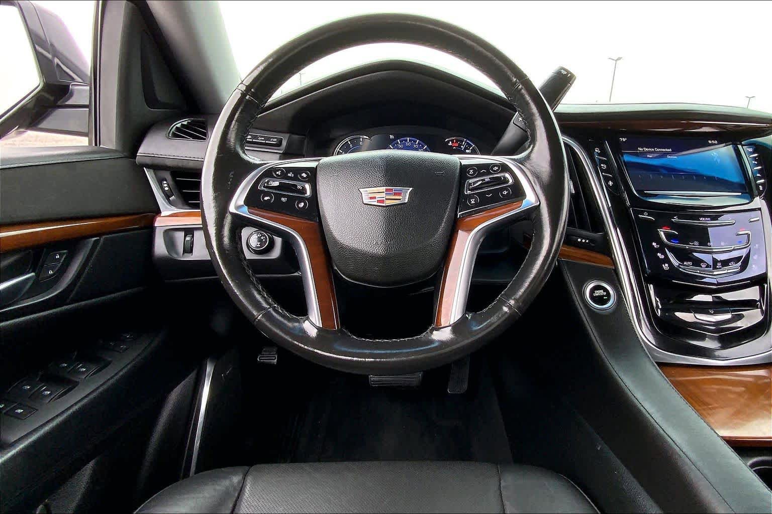 Used 2016 Cadillac Escalade ESV Luxury AWD/4WD image 6