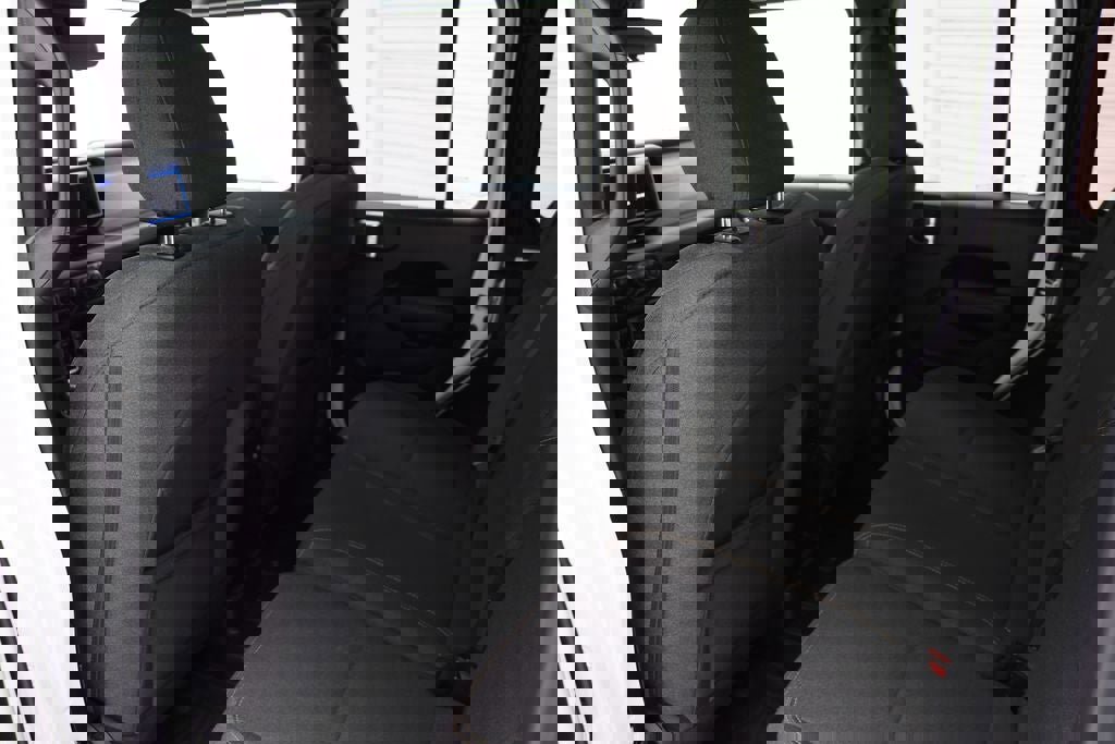 Used 2024 Jeep Wrangler Unlimited image 12