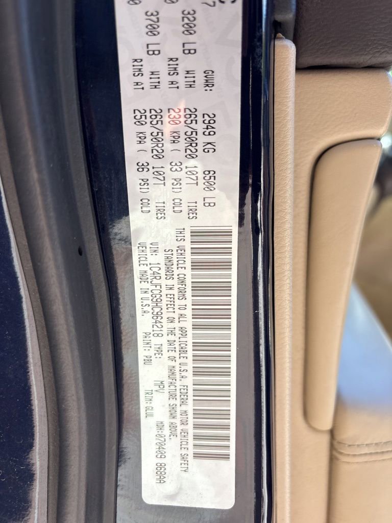 Used 2017 Jeep Grand Cherokee Overland AWD/4WD image 16
