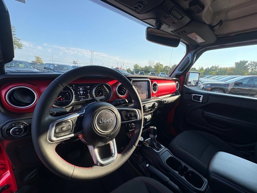 Used 2023 Jeep Gladiator Rubicon AWD/4WD image 14