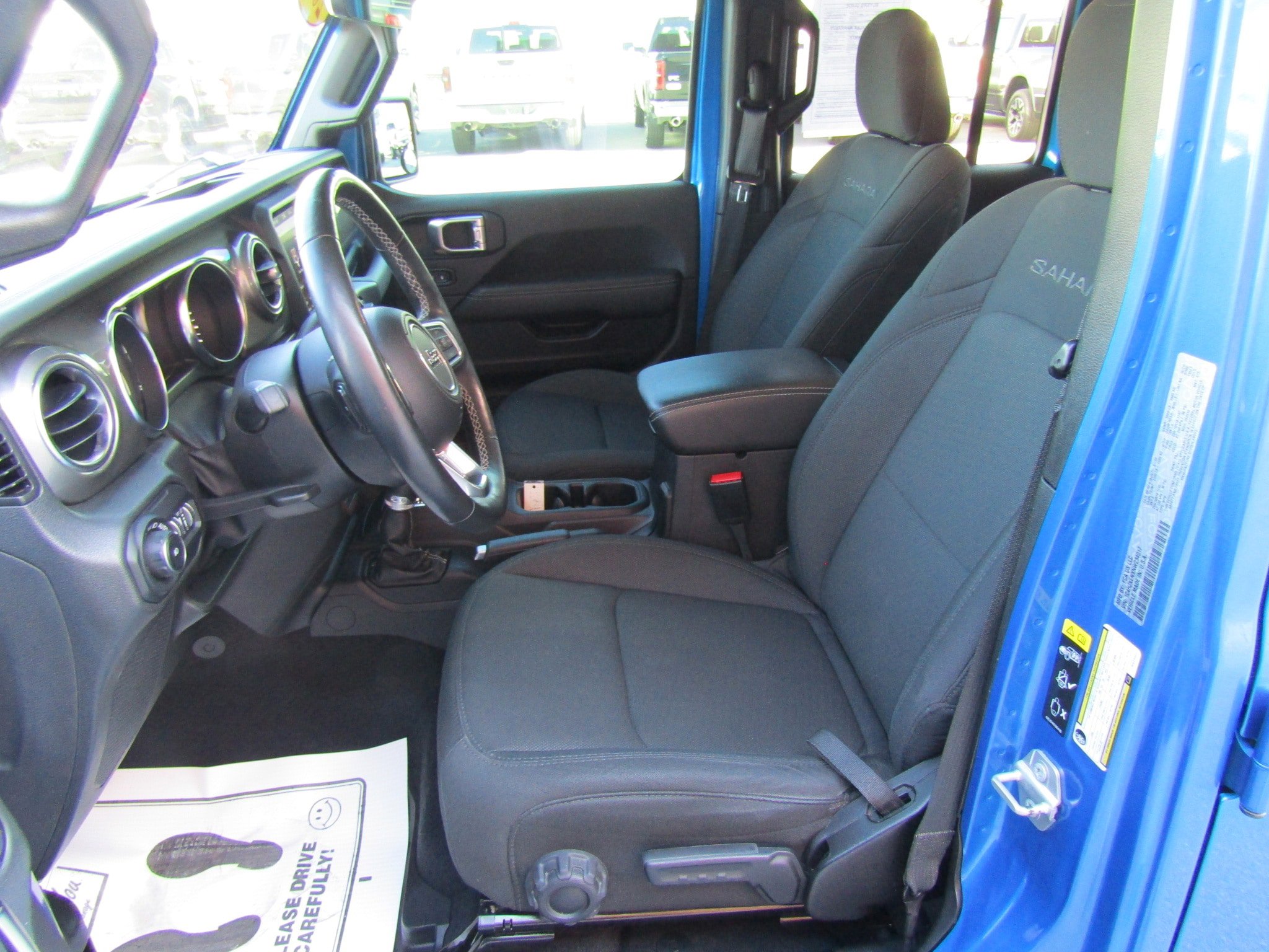 Used 2022 Jeep Wrangler Unlimited Sahara w/ Cold Weather Group AWD/4WD image 12