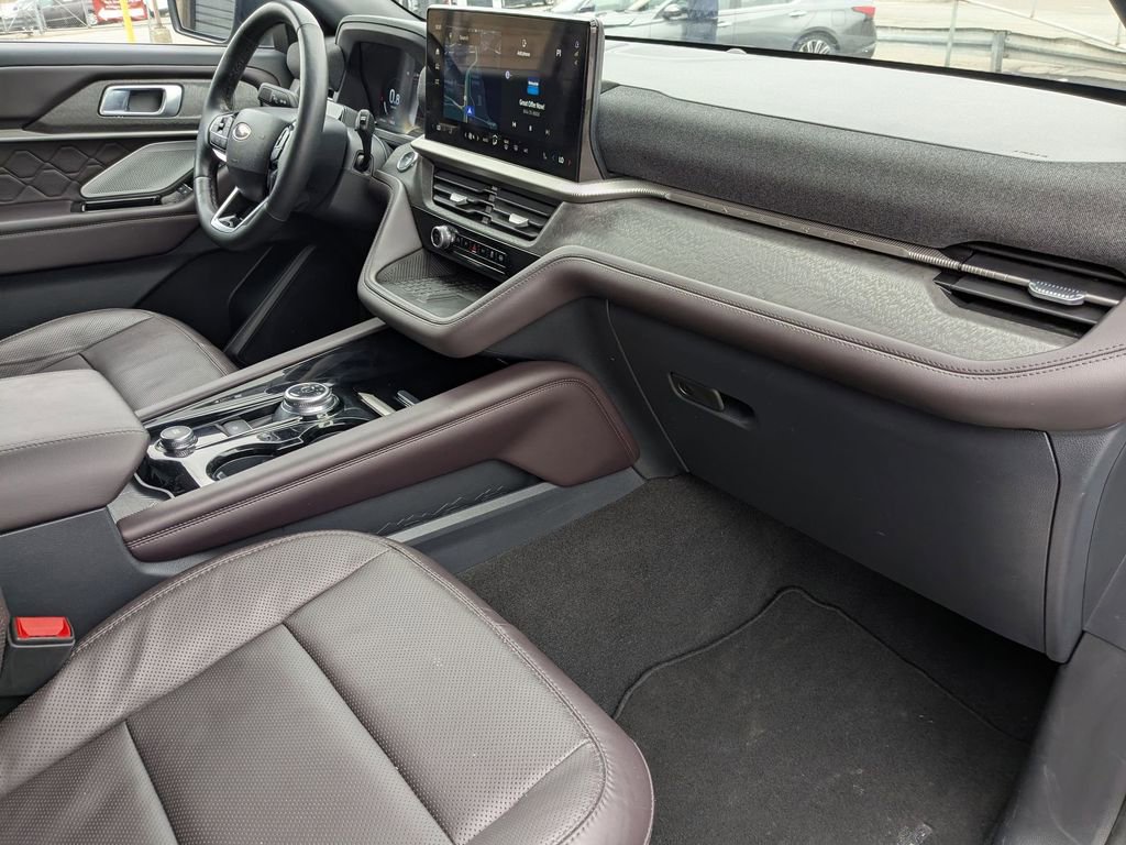 Used 2025 Ford Explorer Platinum w/ LUX Leather Package AWD/4WD image 33