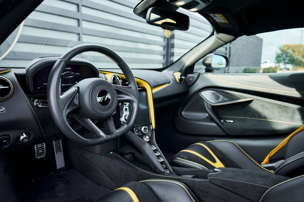 Used 2021 McLaren 720S image 2