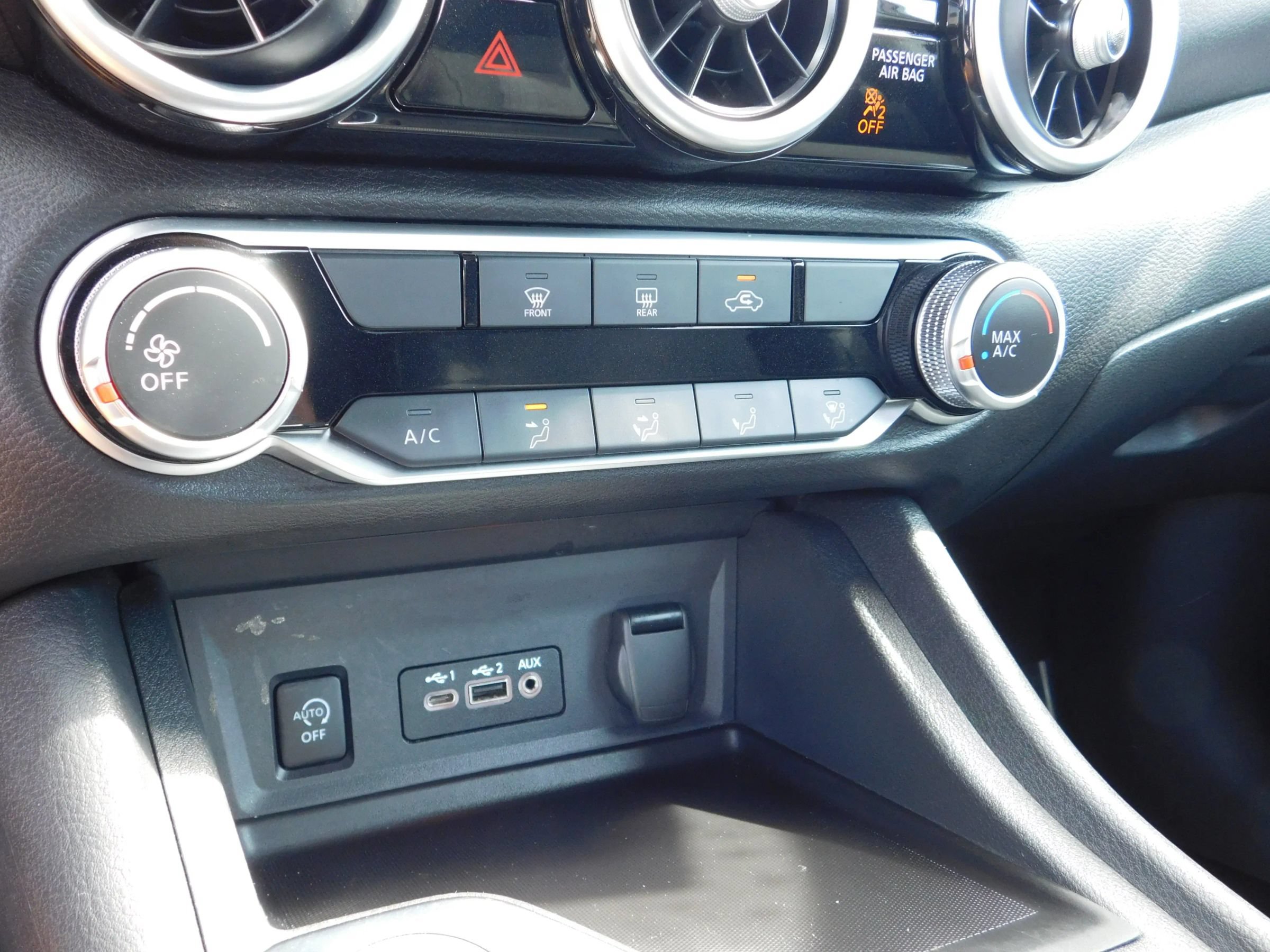 Used 2025 Nissan Sentra SV FWD image 17