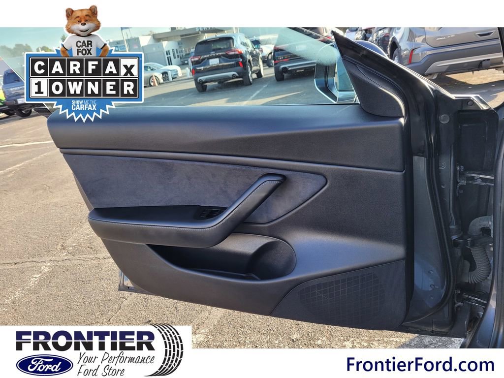 Used 2018 Tesla Model 3 Mid Range image 16