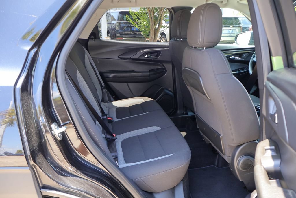 Used 2025 Chevrolet TrailBlazer LT AWD/4WD image 11