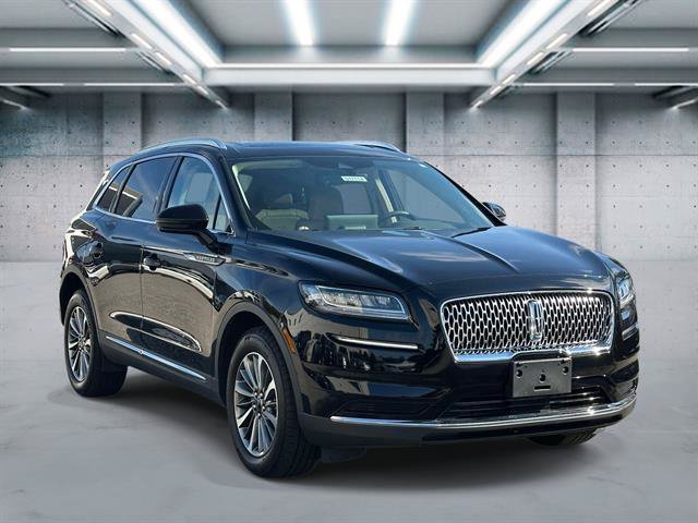 Used 2022 Lincoln Nautilus Reserve AWD/4WD image 2