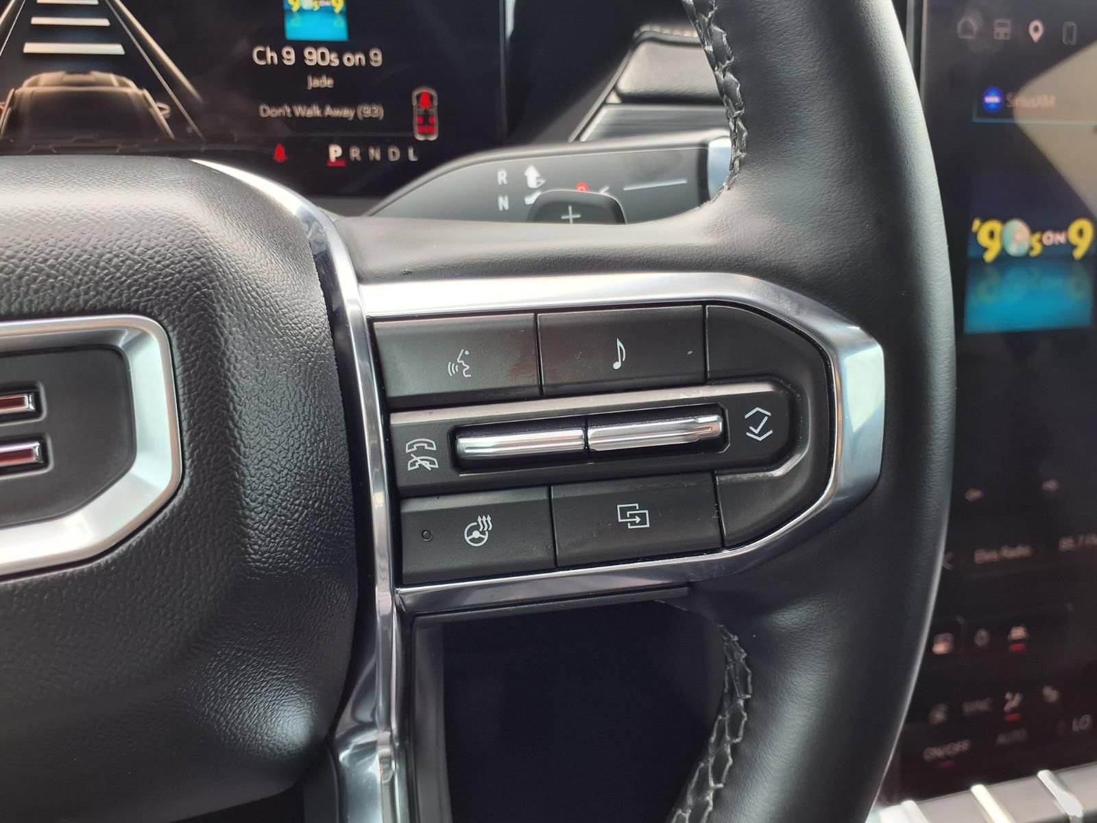Used 2025 GMC Acadia Elevation w/ Elevation Premium Package FWD image 18