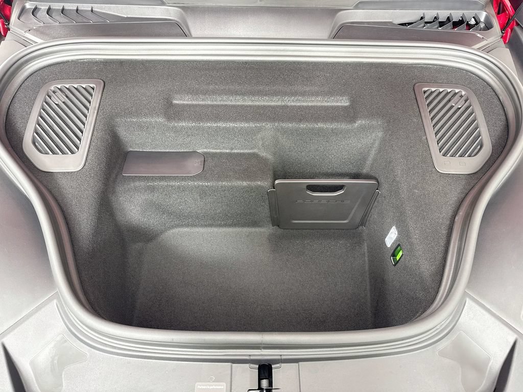 New 2026 Porsche Macan Turbo Electric AWD/4WD image 32