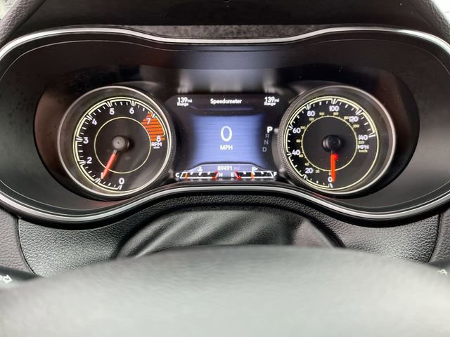 Used 2019 Jeep Cherokee Limited image 11