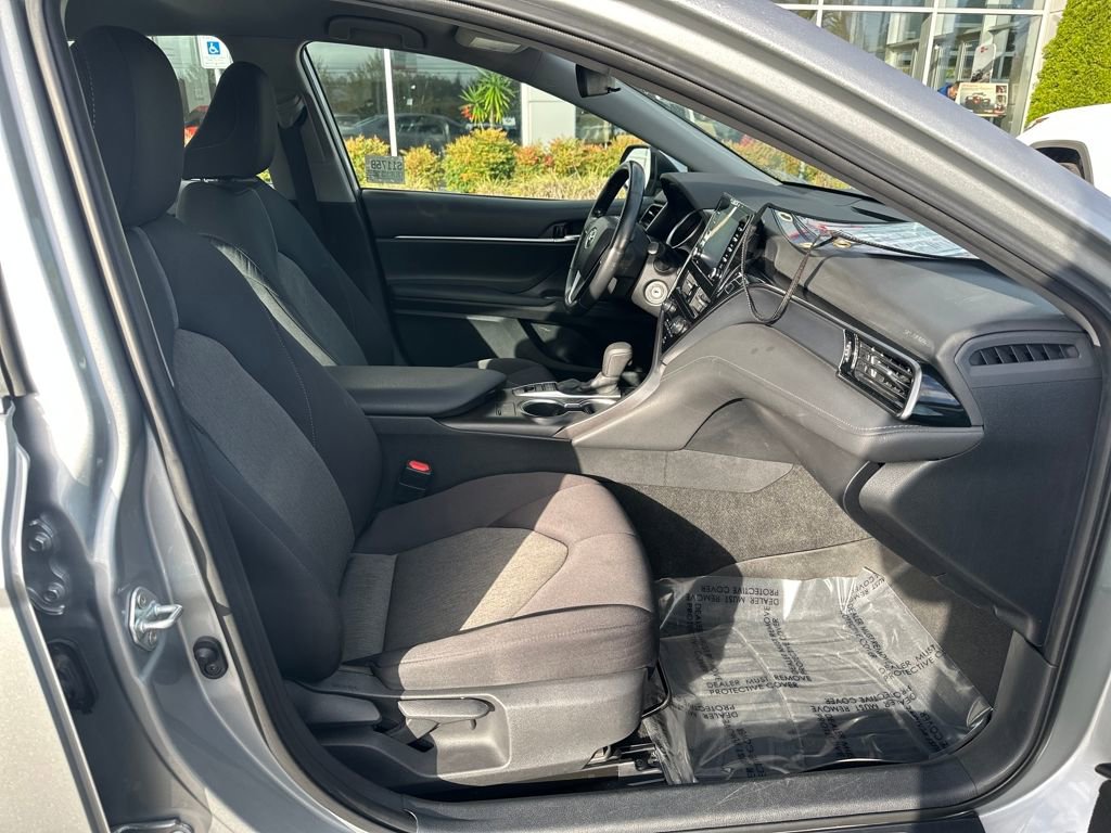 Used 2022 Toyota Camry LE image 17