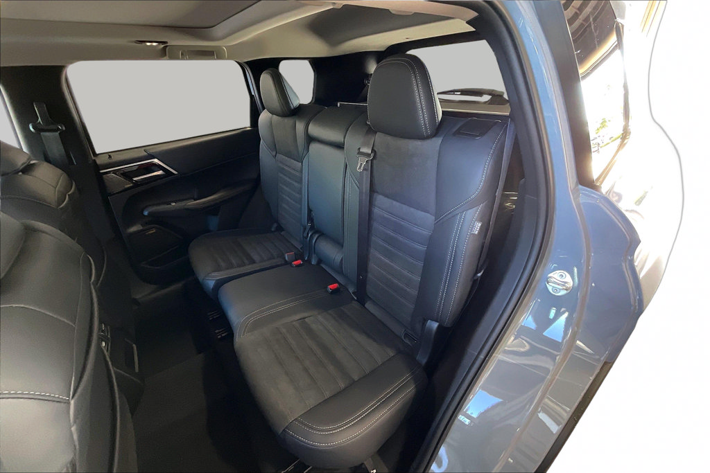 New 2026 Mitsubishi Outlander SE FWD image 10