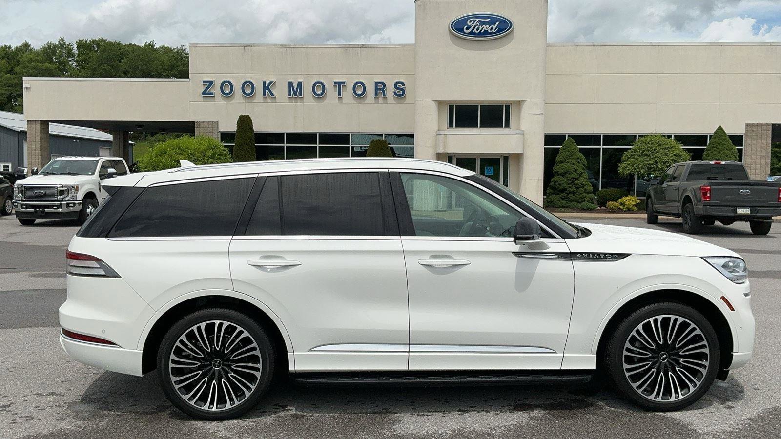 Used 2024 Lincoln Aviator Black Label AWD/4WD image 5