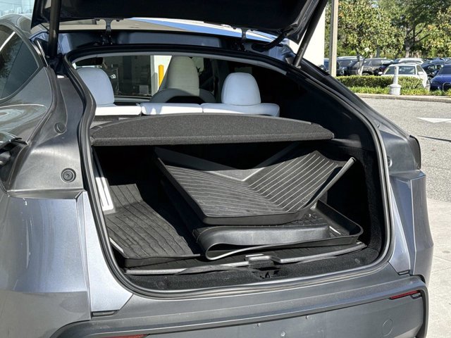 Used 2026 Tesla Model Y AWD image 11