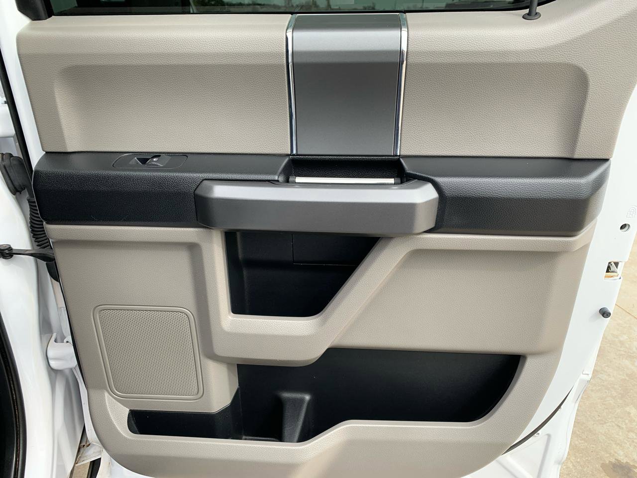 Used 2015 Ford F150 XLT w/ Equipment Group 302A Luxury image 17