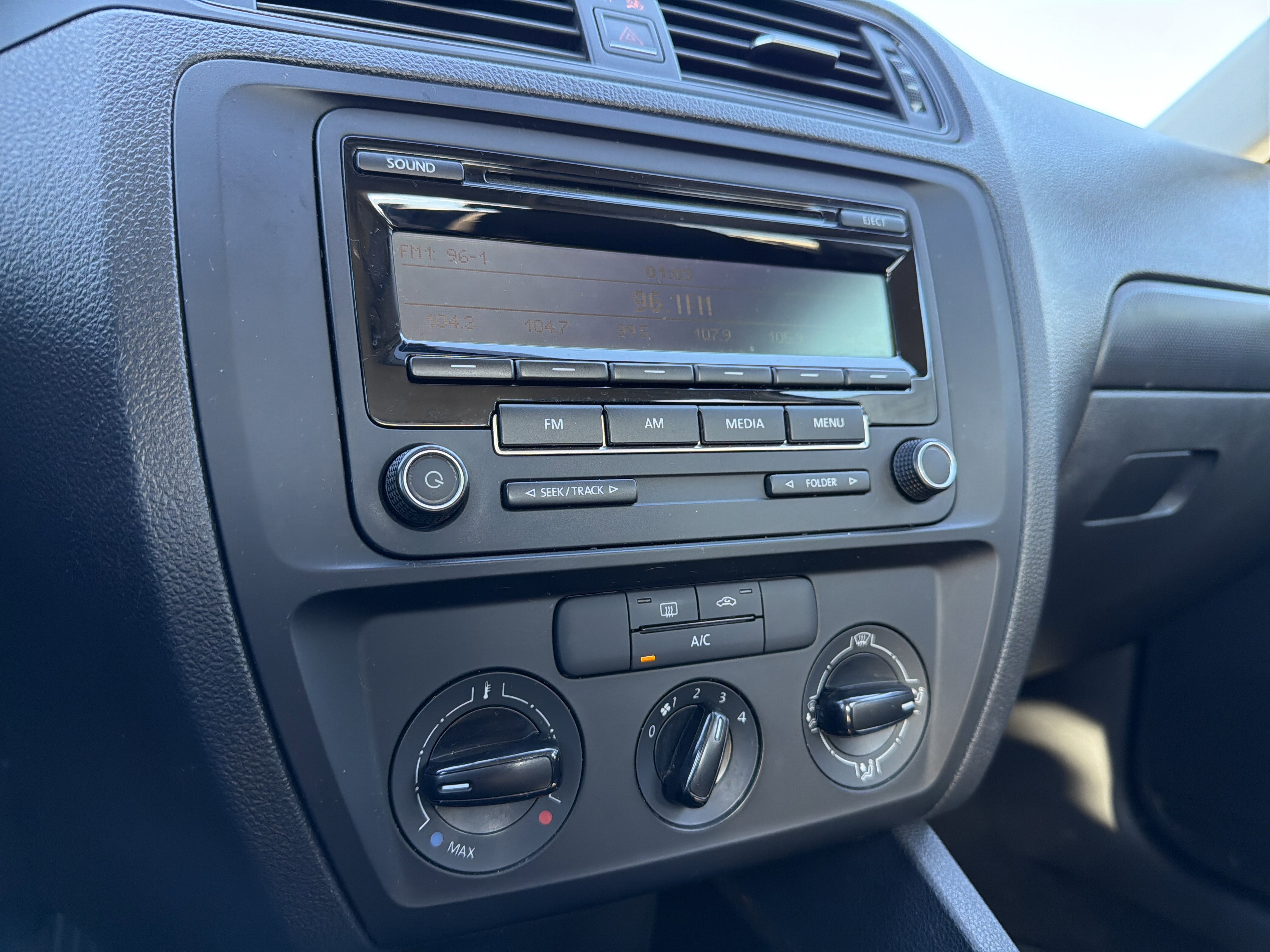 Used 2015 Volkswagen Jetta S image 19