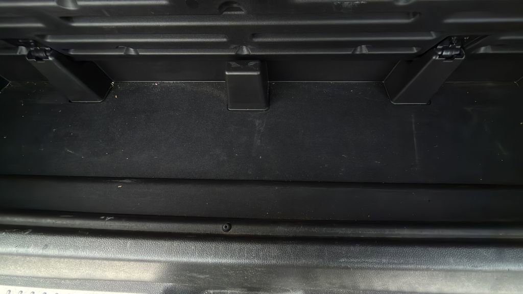 Used 2015 GMC Yukon Denali w/ Premium Package image 16