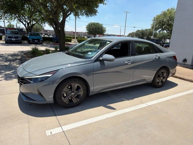 Used 2022 Hyundai Elantra SEL w/ Cargo Package FWD image 1