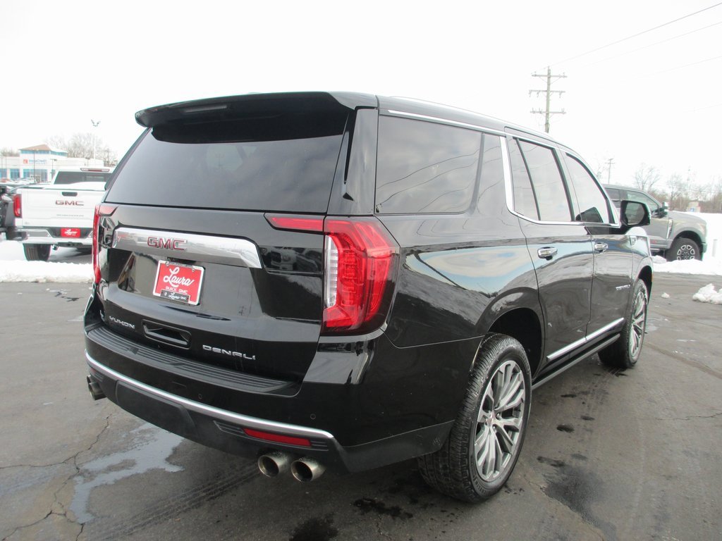 Used 2021 GMC Yukon Denali w/ Denali Premium Package image 4