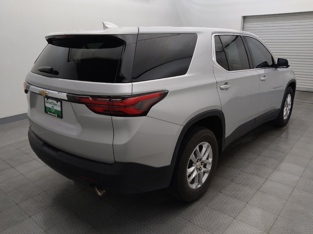 Used 2022 Chevrolet Traverse LS FWD image 9
