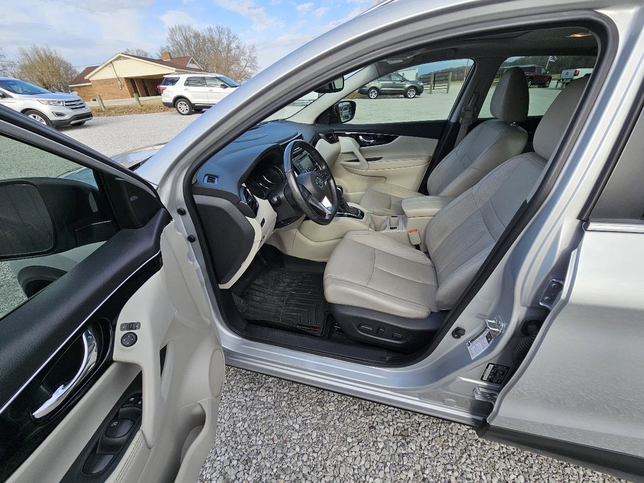 Used 2019 Nissan Rogue Sport SL w/ Premium Package image 14