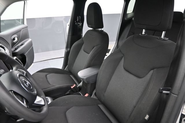 Used 2023 Jeep Renegade Latitude AWD/4WD image 13