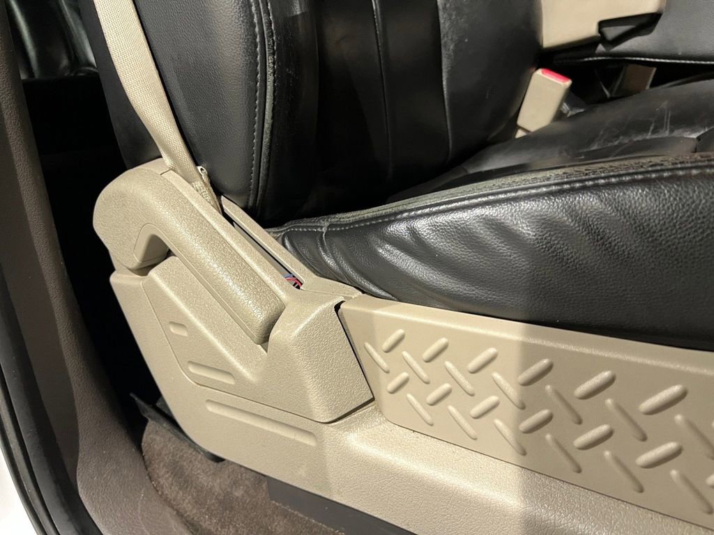 Used 2010 Ford F150 XLT image 12