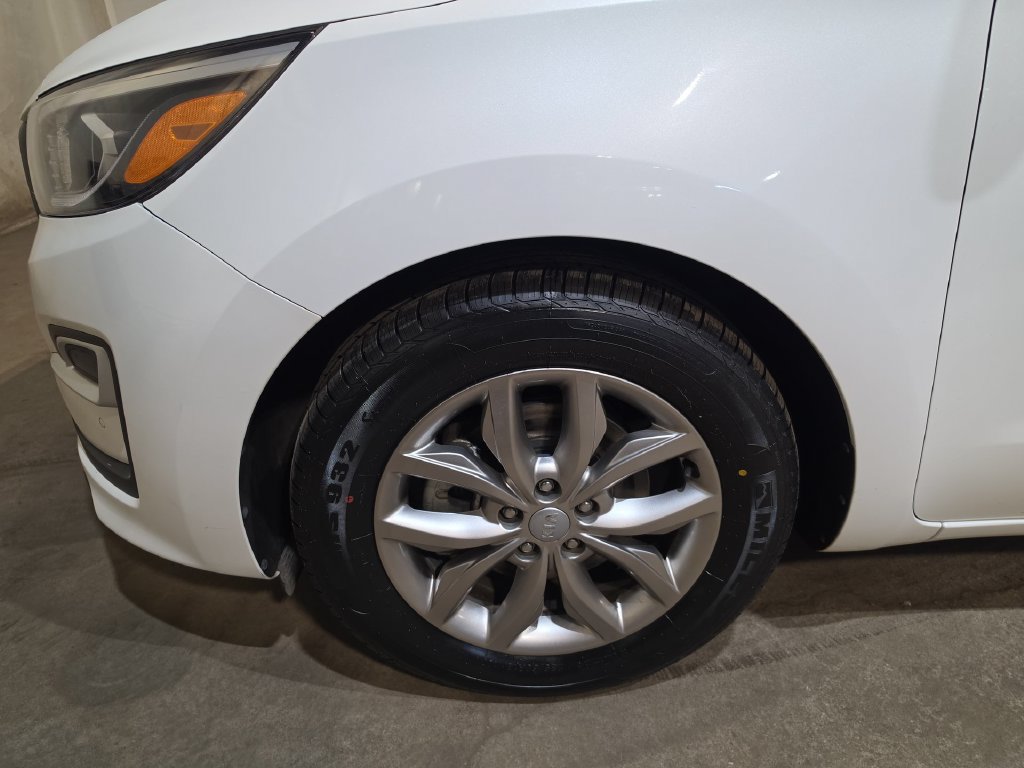 Used 2019 Kia Sedona EX FWD image 18