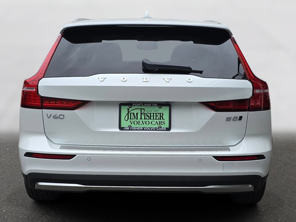 New 2026 Volvo V60 B5 Cross Country Plus w/ Climate Package AWD/4WD image 6