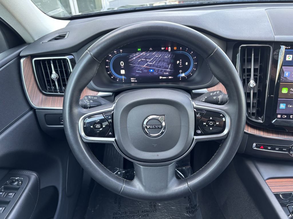 Used 2023 Volvo XC60 B5 Plus AWD/4WD image 14